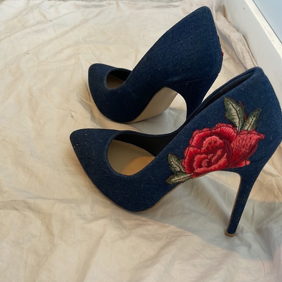 Simona Detailed Pumps - Picture 4 of 9